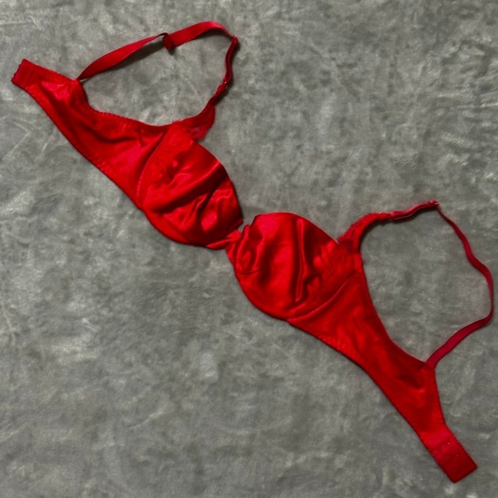 Self Expressions Maidenform Red Satin Lace Trim Underwire Bra 36A